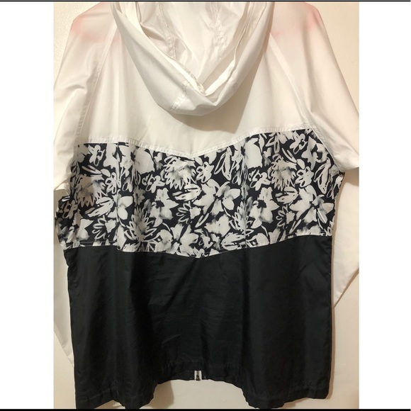 Columbia Windbreaker - Picture 6 of 8